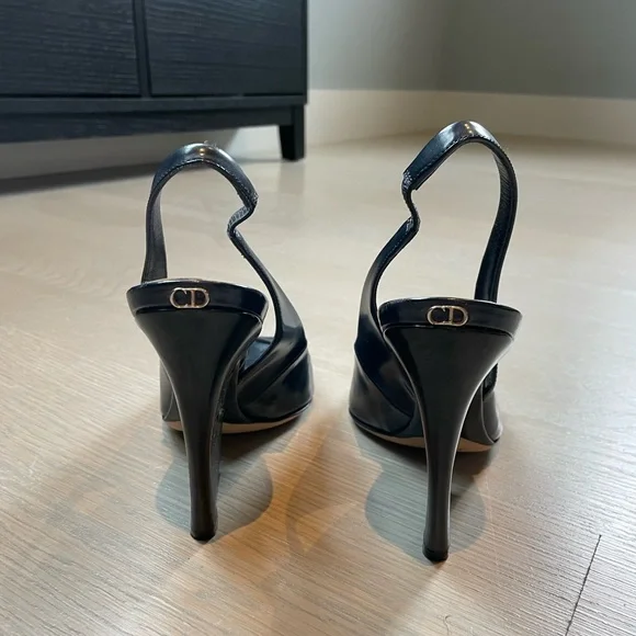 Christian Dior with open-toe shoes, blue navy leather with black leather heels - Picture 2 of 9